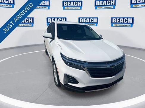 Used 2024 Chevrolet Equinox LT image 3