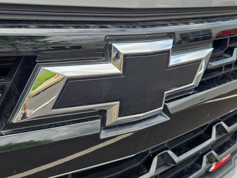 Used 2023 Chevrolet Silverado 1500 LT Trail Boss AWD/4WD image 6