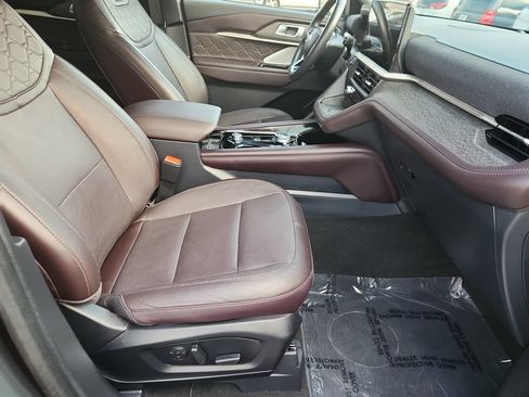 Used 2025 Ford Explorer Platinum w/ LUX Leather Package AWD/4WD image 39