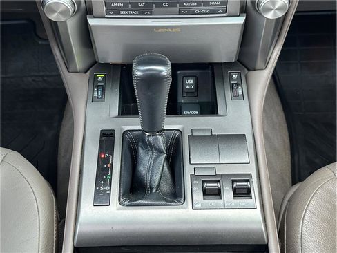 Used 2013 Lexus GX 460 image 25