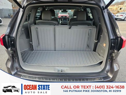 Used 2018 Toyota Highlander XLE image 23