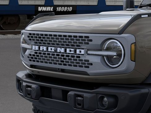 New 2026 Ford Bronco Badlands AWD/4WD image 19