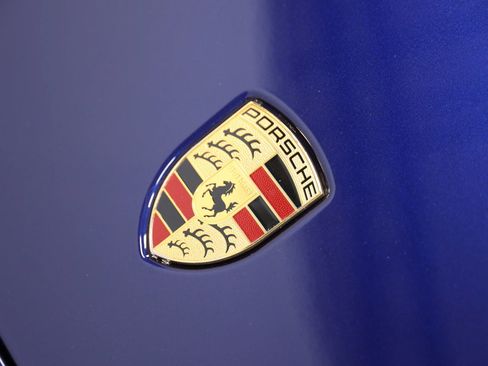 Used 2021 Porsche 718 Cayman RWD image 6