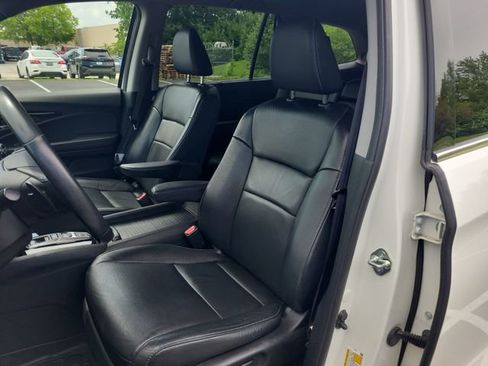 Used 2019 Honda Pilot Touring image 19