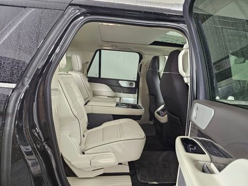 Used 2021 Lincoln Navigator L Black Label image 15
