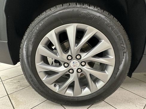 Certified 2025 Buick Enclave Preferred image 14