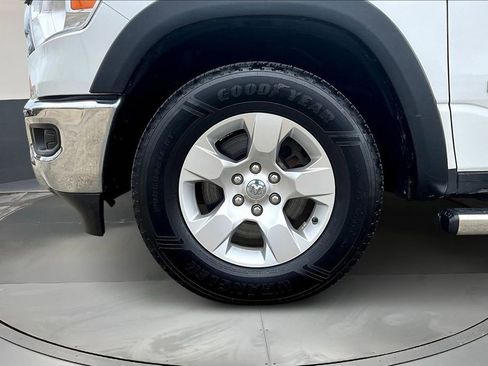 Used 2019 RAM 1500 Big Horn image 32