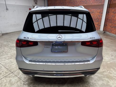 Used 2026 Mercedes-Benz GLS 450 4MATIC image 4