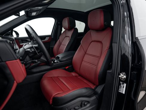 Certified 2026 Porsche Cayenne S AWD/4WD image 5
