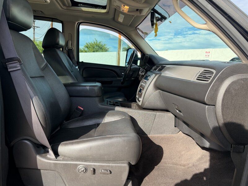 Used 2013 Chevrolet Silverado 3500 LTZ w/ LTZ Plus Package AWD/4WD image 30