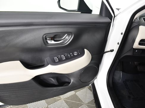 Certified 2025 Honda HR-V EX-L image 36