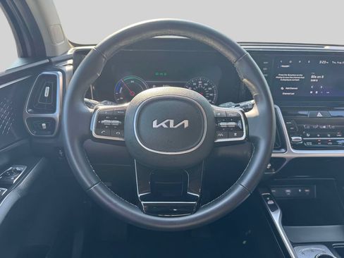 Used 2023 Kia Sorento EX AWD/4WD image 13