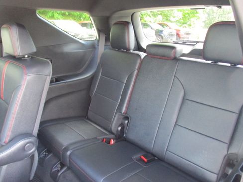 Certified 2024 Chevrolet Traverse RS w/ LPO, Floor Liner Package AWD/4WD image 14