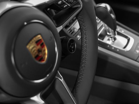 Certified 2025 Porsche 718 Cayman image 33