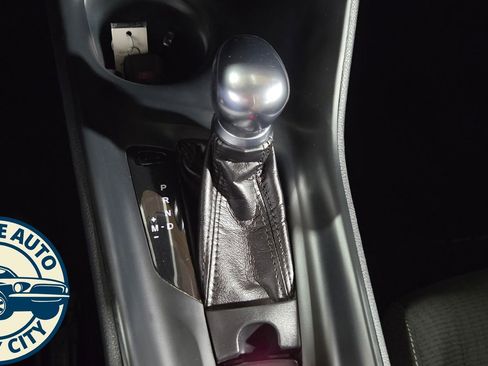 Used 2018 Toyota C-HR XLE FWD image 17