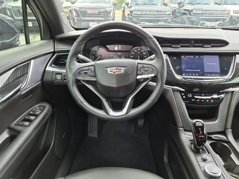 Used 2020 Cadillac XT6 Premium Luxury FWD image 33