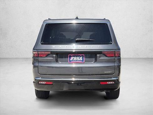 Used 2024 Jeep Wagoneer L Series II w/ Flexible Seating Group AWD/4WD image 6