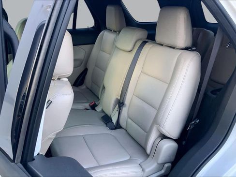 Used 2013 Ford Explorer XLT FWD image 19
