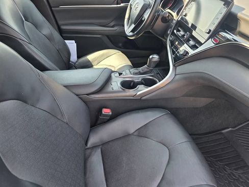 Used 2022 Toyota Camry XSE FWD image 21