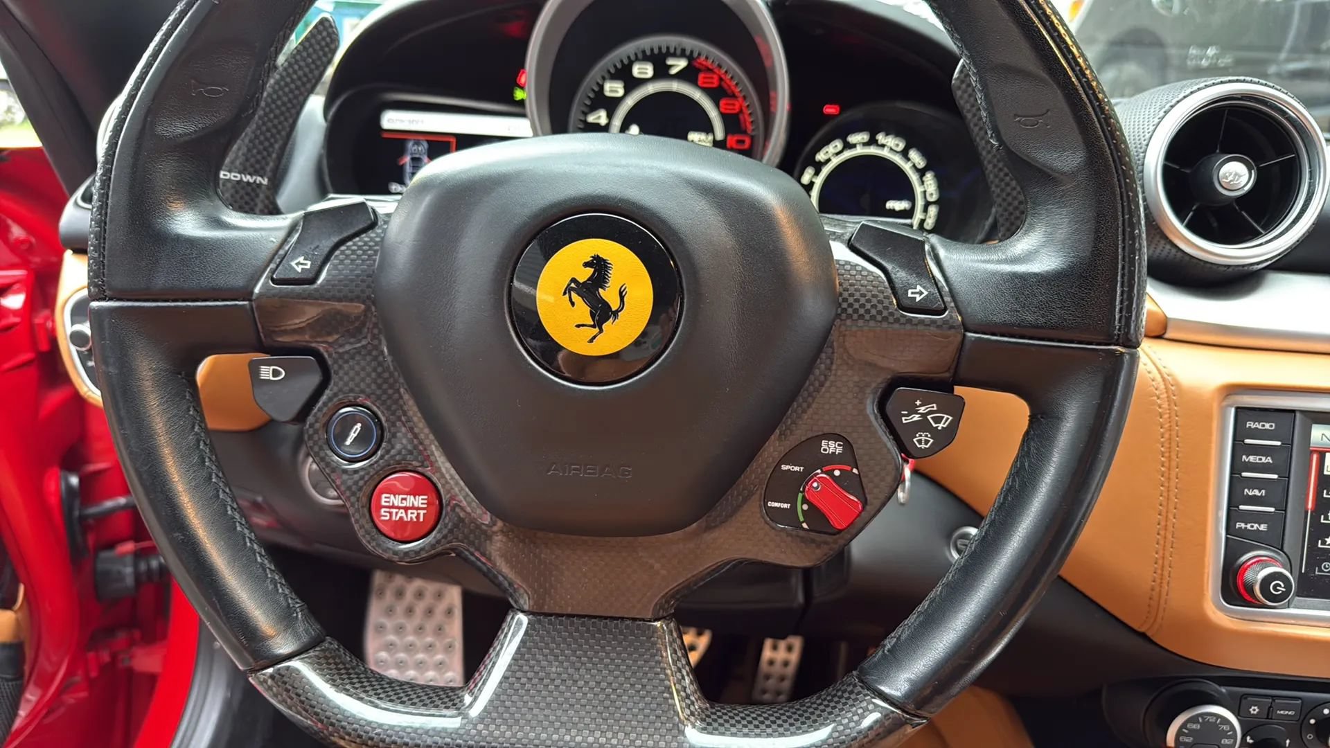 Used 2017 Ferrari California T RWD image 23