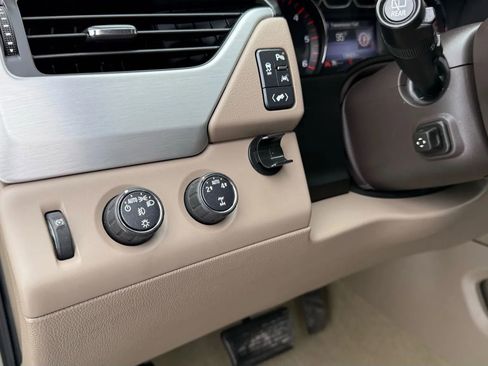 Used 2016 GMC Yukon XL SLT image 15