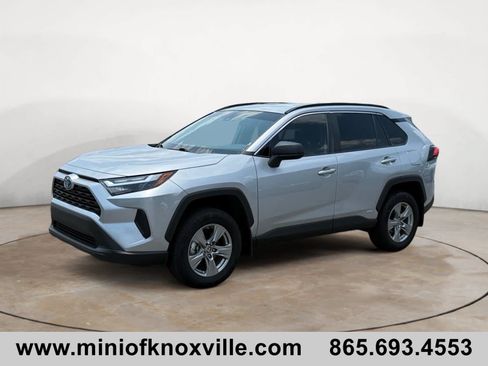 Used 2024 Toyota RAV4 LE AWD/4WD image 7