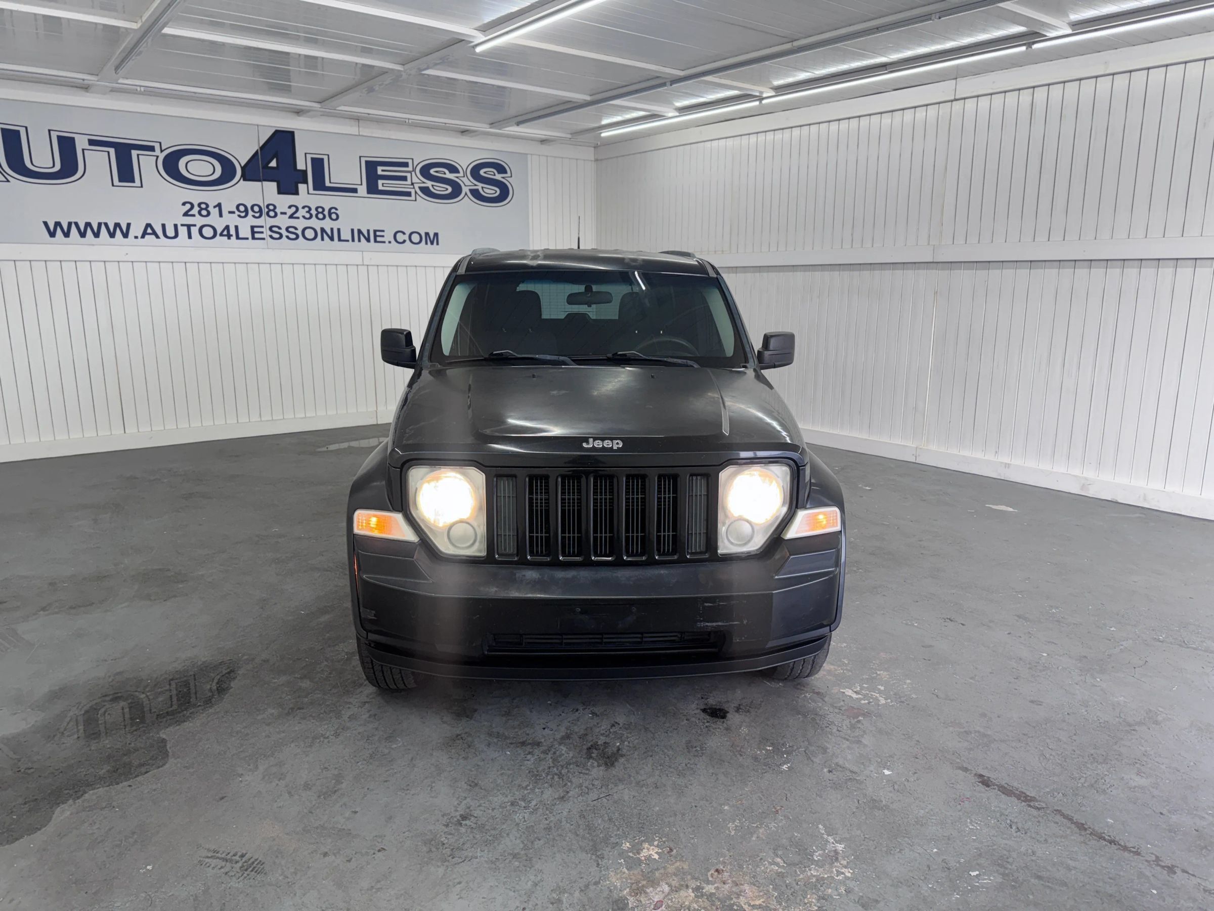 Used 2011 Jeep Liberty Sport RWD image 2