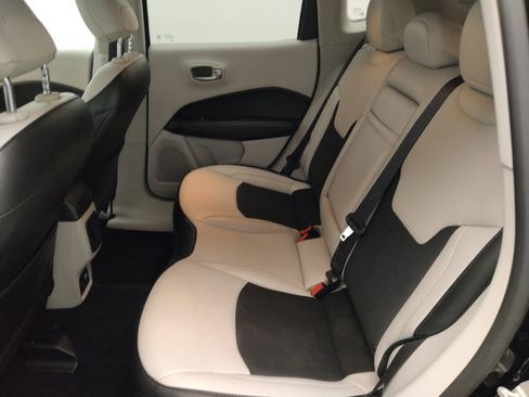 Used 2019 Jeep Compass Latitude w/ Popular Equipment Group FWD image 18