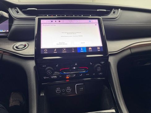 Used 2022 Jeep Grand Cherokee L Limited image 27