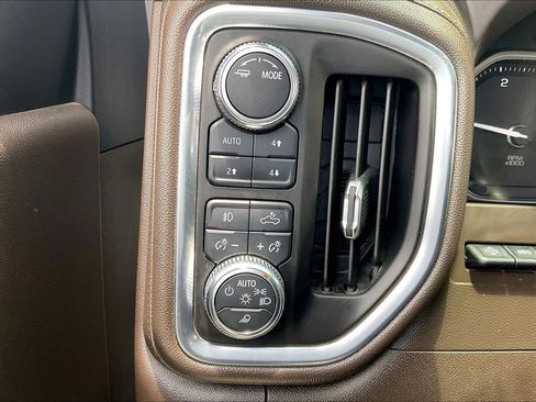 Used 2022 GMC Sierra 2500 Denali w/ Technology Package AWD/4WD image 14