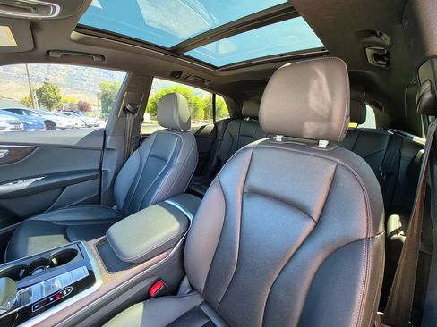 Used 2019 Audi Q8 Prestige AWD/4WD image 12