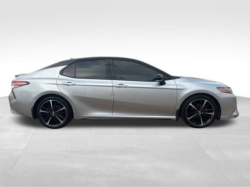 Used 2019 Toyota Camry XSE image 8