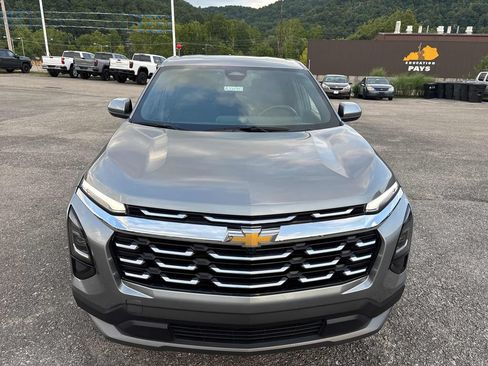 Used 2025 Chevrolet Equinox LT AWD/4WD image 8