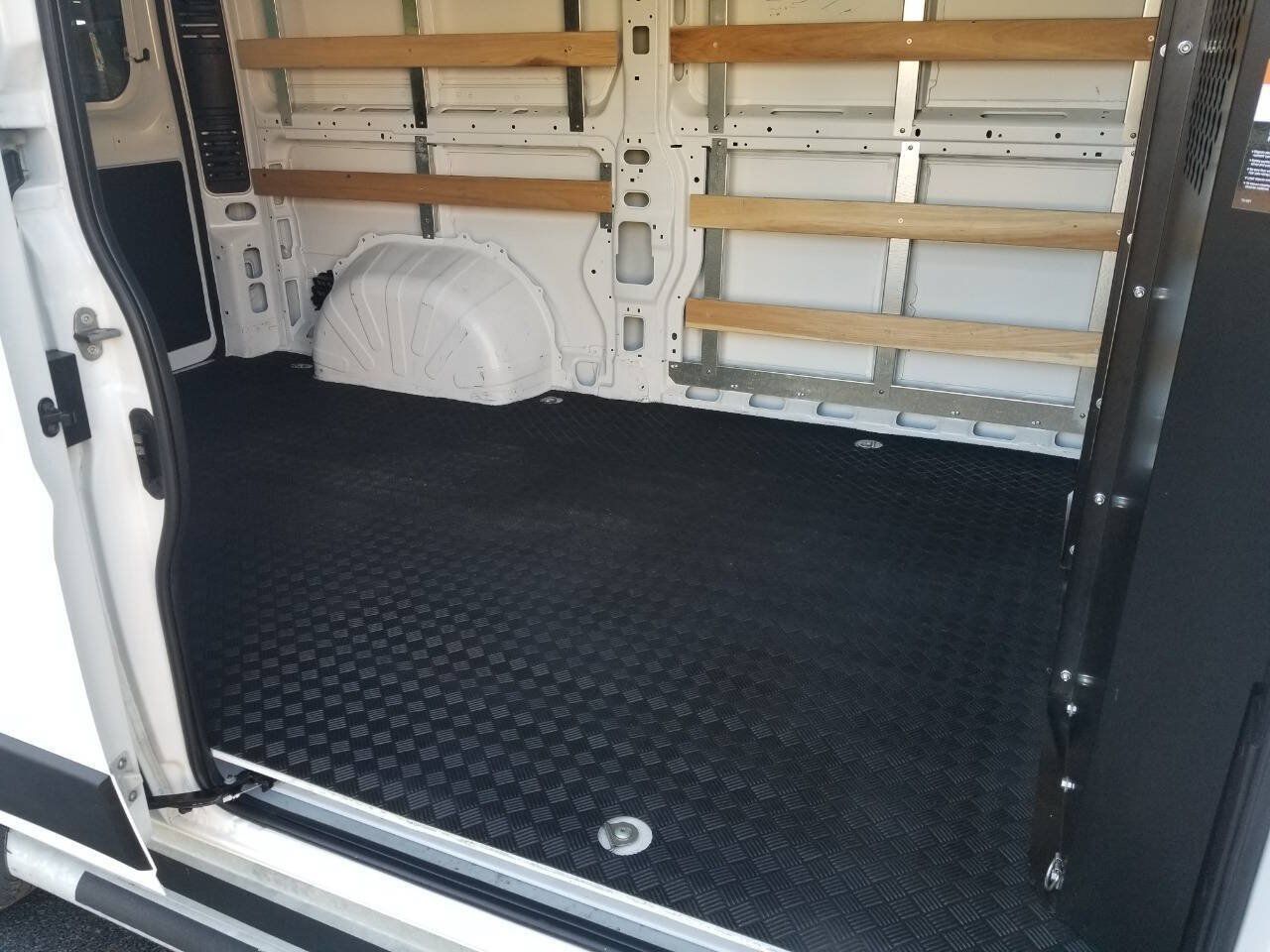 Used 2025 RAM ProMaster 2500 w/ U-Haul Equipment Group FWD image 16