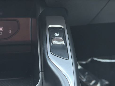 Used 2025 Kia Sorento S FWD image 25