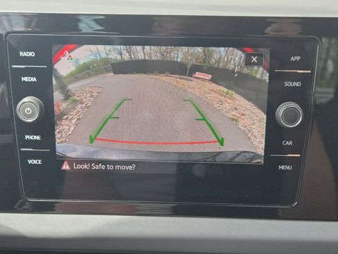 New 2026 Volkswagen Jetta SE FWD image 18