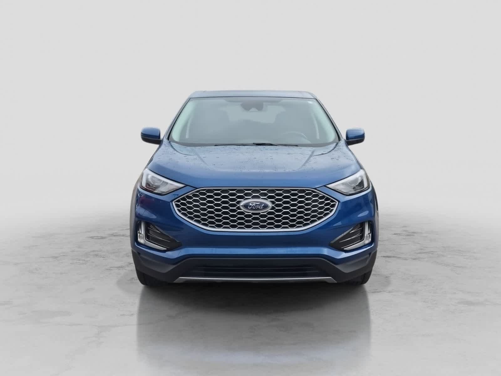 Used 2024 Ford Edge SEL w/ Convenience Package AWD/4WD image 3