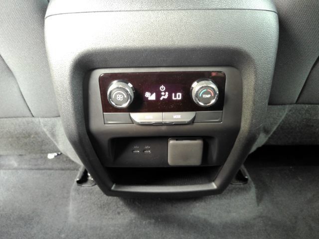 Used 2026 Chevrolet Traverse LT w/ Driver Confidence Package FWD image 29