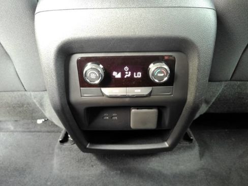 Used 2026 Chevrolet Traverse LT w/ Driver Confidence Package FWD image 29