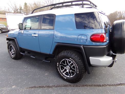 Used 2011 Toyota FJ Cruiser 4WD w/ Convenience Pkg image 10