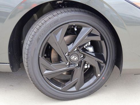 New 2026 Hyundai Elantra SEL Sport FWD image 32