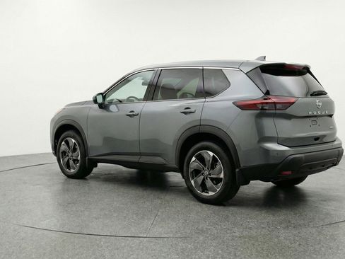 Used 2025 Nissan Rogue SV image 6