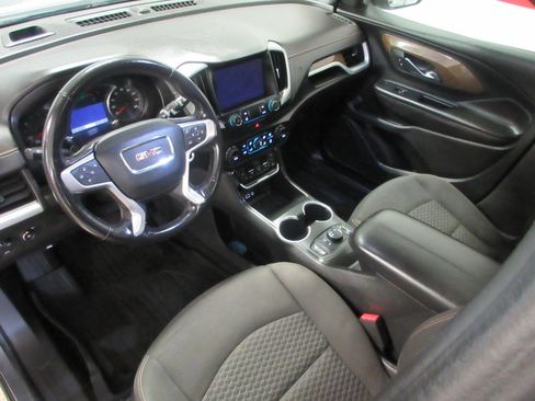 Used 2020 GMC Terrain SLE w/ Driver Convenience Package image 15