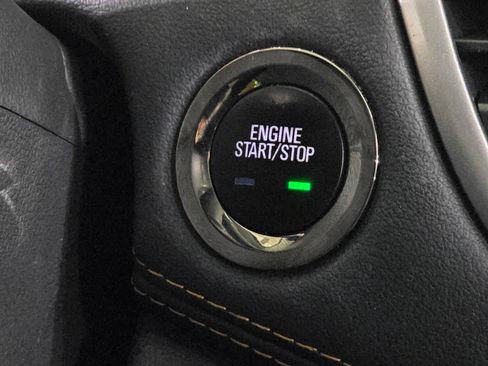 Used 2022 Chevrolet Trax LT w/ Sport Edition FWD image 30