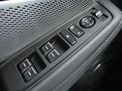 Used 2025 Acura MDX SH-AWD image 45
