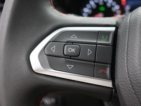 Used 2025 Jeep Compass Trailhawk AWD/4WD image 20
