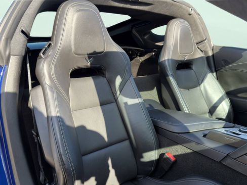 Used 2018 Chevrolet Corvette Stingray Coupe image 32