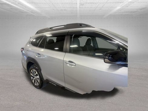 Used 2024 Subaru Outback Premium AWD/4WD image 13