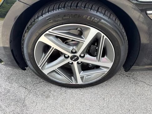 Used 2025 Genesis G80 3.5T Sport AWD/4WD image 17