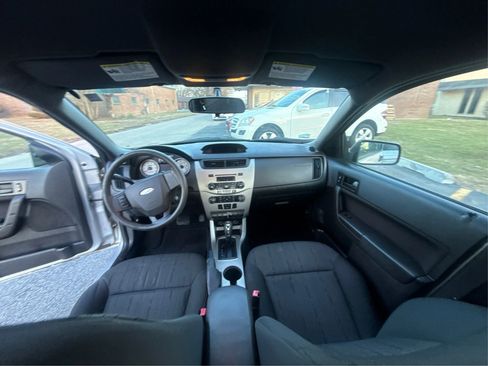 Used 2010 Ford Focus SE image 23